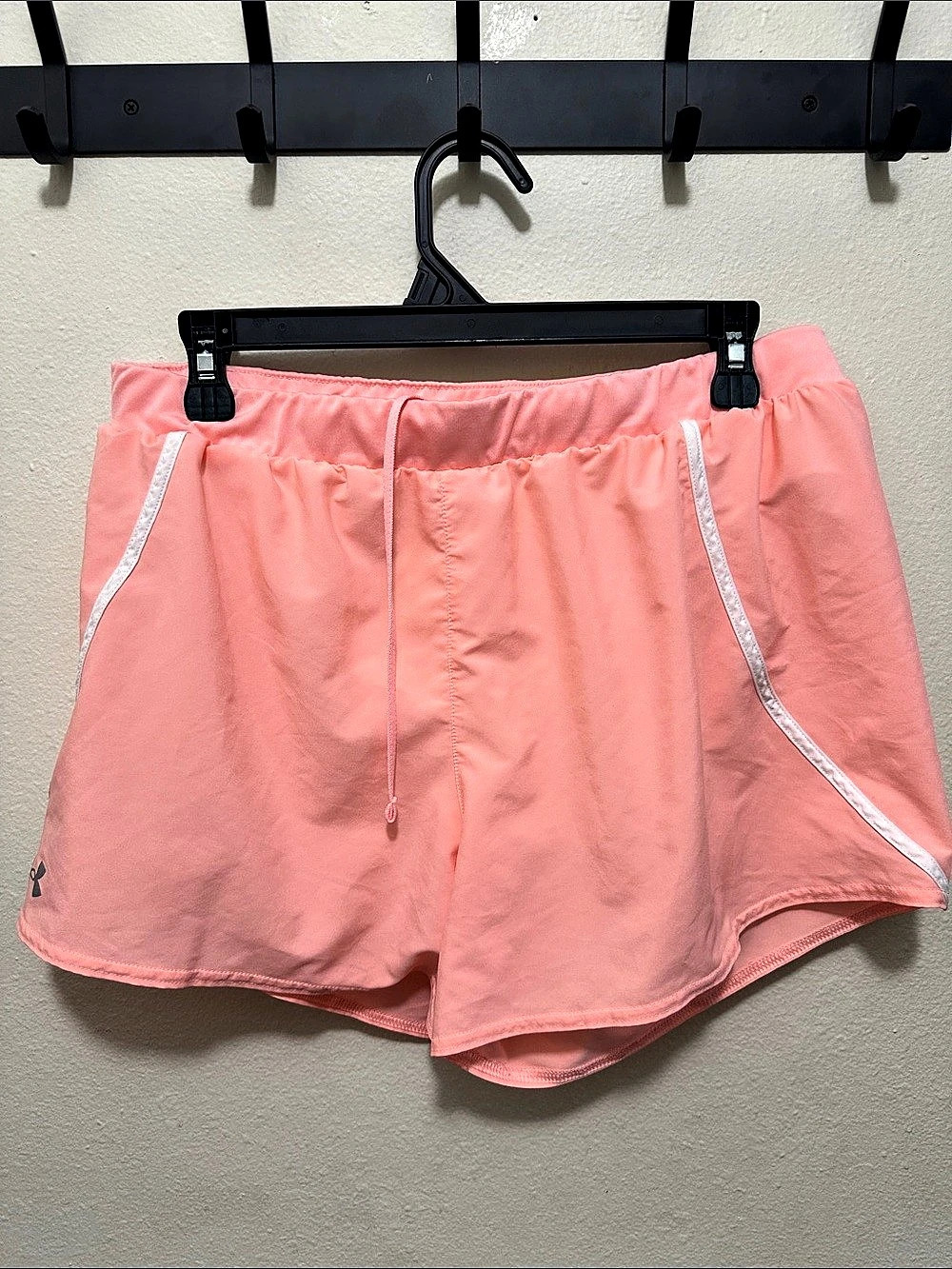 Under Armour HeatGear shorts Athletic Shorts Pink Size Large